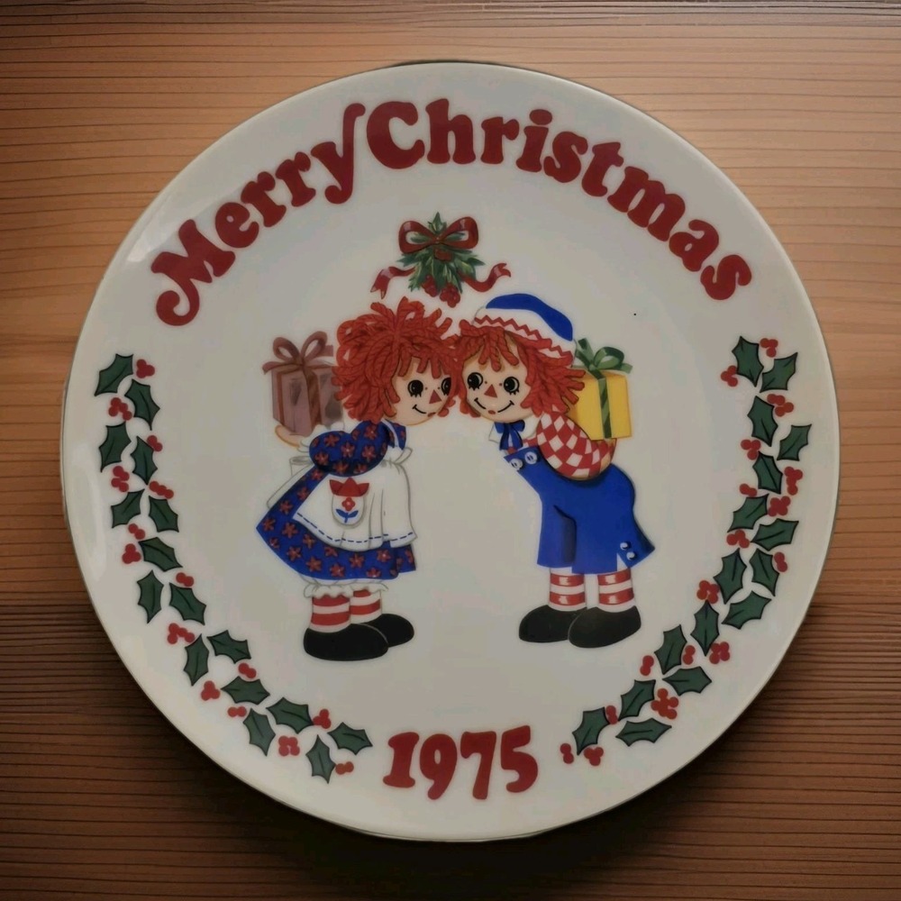 Raggedy Ann & Andy 1975 Christmas Plate Limited Edition by Schmid 7 5/8" W/Box